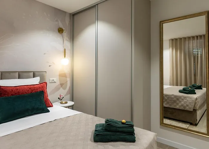 Floret Apartment *