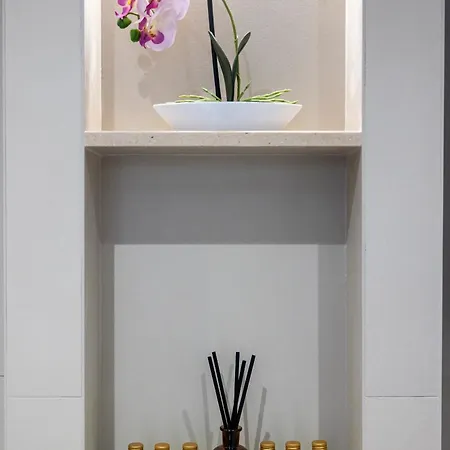 Floret Apartment